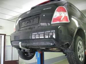 Фаркоп HYUNDAI Accent купе 2006 г. Фаркоп HYUNDAI Accent купе 2006 г.