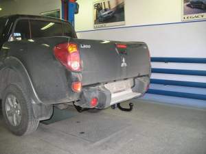 Фаркоп MITSUBISHI L200 пластик, бампер 2006 г.